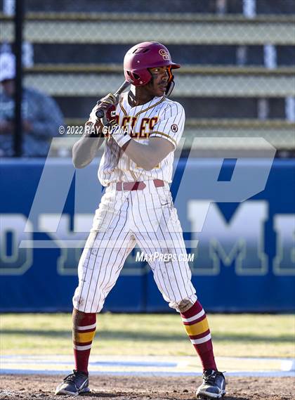 Thumbnail 2 in Clovis West vs. San Joaquin Memorial photogallery.