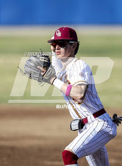 Thumbnail 3 in Clovis West vs. San Joaquin Memorial photogallery.