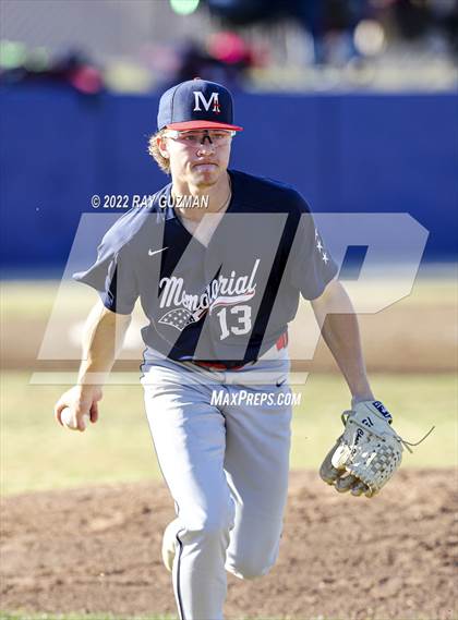 Thumbnail 3 in Clovis West vs. San Joaquin Memorial photogallery.