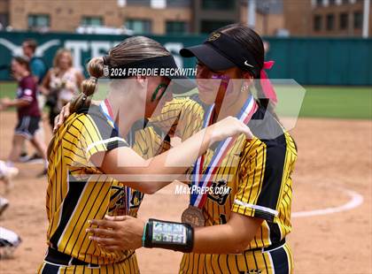 Thumbnail 1 in Calallen vs. Liberty (UIL 4A Softball Final) photogallery.