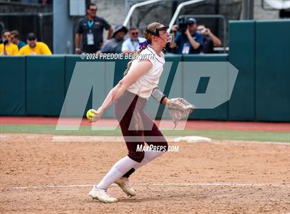 Thumbnail 3 in Calallen vs. Liberty (UIL 4A Softball Final) photogallery.