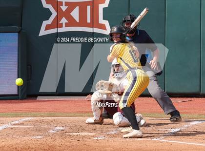Thumbnail 1 in Calallen vs. Liberty (UIL 4A Softball Final) photogallery.