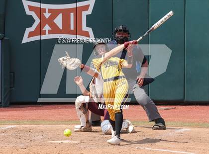 Thumbnail 2 in Calallen vs. Liberty (UIL 4A Softball Final) photogallery.