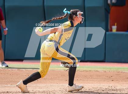 Thumbnail 2 in Calallen vs. Liberty (UIL 4A Softball Final) photogallery.