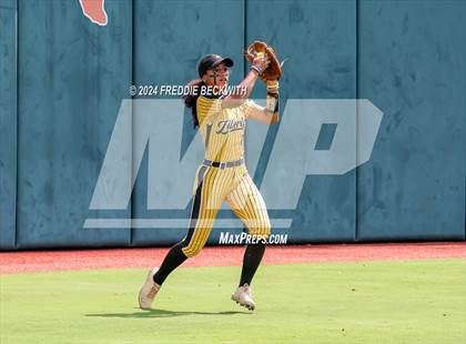 Thumbnail 2 in Calallen vs. Liberty (UIL 4A Softball Final) photogallery.