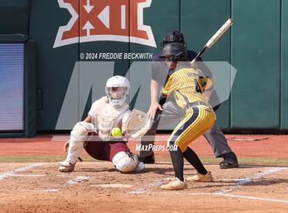 Thumbnail 2 in Calallen vs. Liberty (UIL 4A Softball Final) photogallery.