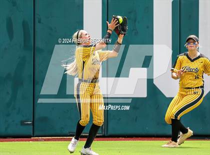 Thumbnail 2 in Calallen vs. Liberty (UIL 4A Softball Final) photogallery.