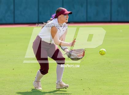 Thumbnail 3 in Calallen vs. Liberty (UIL 4A Softball Final) photogallery.