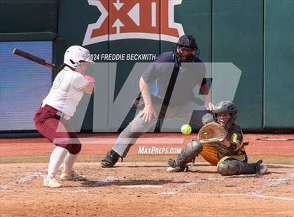 Thumbnail 1 in Calallen vs. Liberty (UIL 4A Softball Final) photogallery.