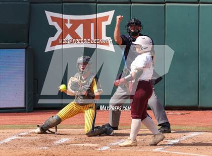 Thumbnail 3 in Calallen vs. Liberty (UIL 4A Softball Final) photogallery.