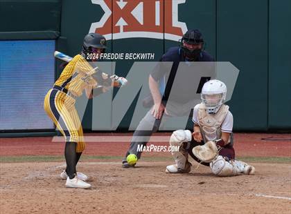Thumbnail 1 in Calallen vs. Liberty (UIL 4A Softball Final) photogallery.