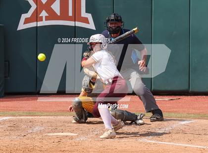 Thumbnail 2 in Calallen vs. Liberty (UIL 4A Softball Final) photogallery.