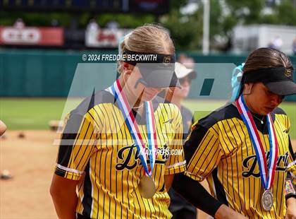 Thumbnail 3 in Calallen vs. Liberty (UIL 4A Softball Final) photogallery.