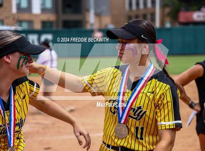 Thumbnail 3 in Calallen vs. Liberty (UIL 4A Softball Final) photogallery.