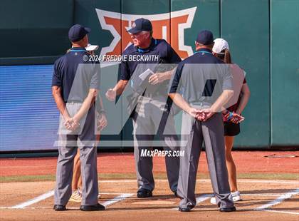 Thumbnail 1 in Calallen vs. Liberty (UIL 4A Softball Final) photogallery.