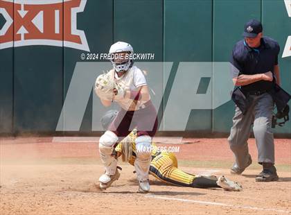 Thumbnail 3 in Calallen vs. Liberty (UIL 4A Softball Final) photogallery.