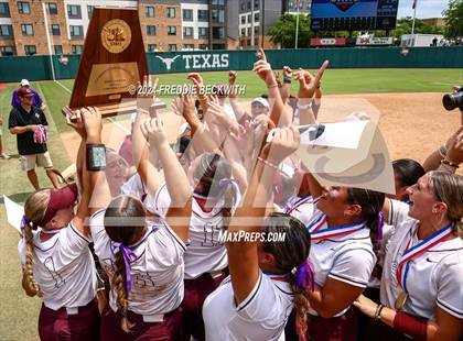 Thumbnail 3 in Calallen vs. Liberty (UIL 4A Softball Final) photogallery.