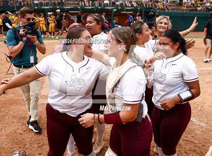 Thumbnail 1 in Calallen vs. Liberty (UIL 4A Softball Final) photogallery.