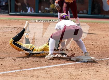 Thumbnail 3 in Calallen vs. Liberty (UIL 4A Softball Final) photogallery.