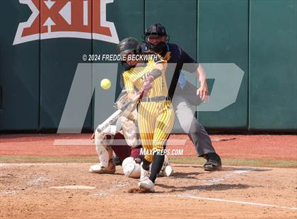 Thumbnail 2 in Calallen vs. Liberty (UIL 4A Softball Final) photogallery.