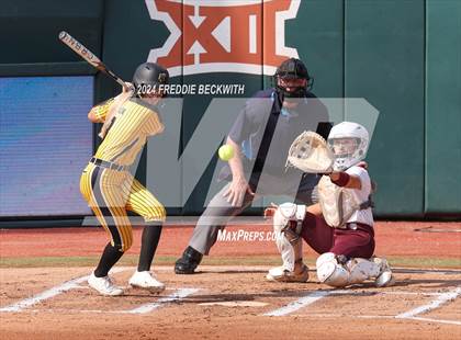Thumbnail 1 in Calallen vs. Liberty (UIL 4A Softball Final) photogallery.