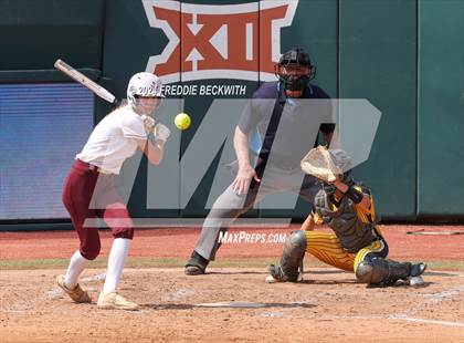 Thumbnail 3 in Calallen vs. Liberty (UIL 4A Softball Final) photogallery.