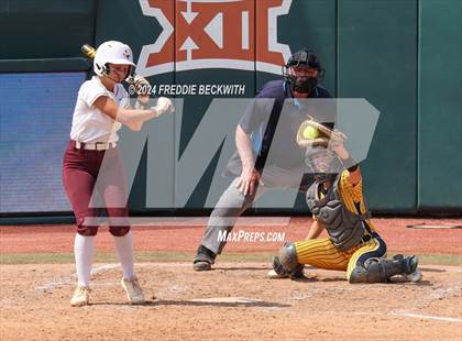 Thumbnail 1 in Calallen vs. Liberty (UIL 4A Softball Final) photogallery.