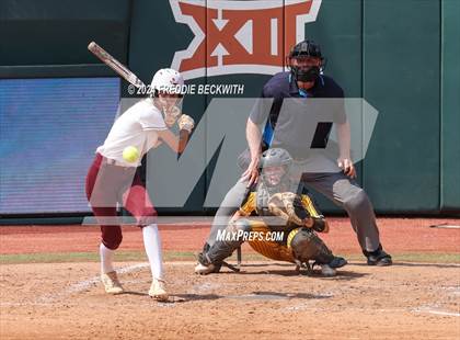 Thumbnail 3 in Calallen vs. Liberty (UIL 4A Softball Final) photogallery.