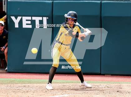 Thumbnail 2 in Calallen vs. Liberty (UIL 4A Softball Final) photogallery.
