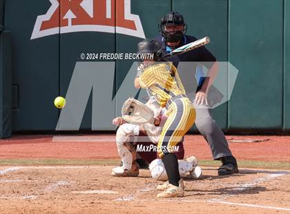 Thumbnail 2 in Calallen vs. Liberty (UIL 4A Softball Final) photogallery.