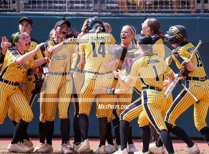 Thumbnail 2 in Calallen vs. Liberty (UIL 4A Softball Final) photogallery.