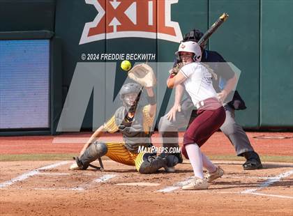 Thumbnail 3 in Calallen vs. Liberty (UIL 4A Softball Final) photogallery.