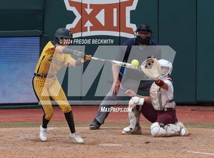 Thumbnail 1 in Calallen vs. Liberty (UIL 4A Softball Final) photogallery.