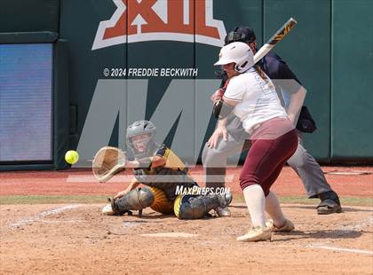Thumbnail 2 in Calallen vs. Liberty (UIL 4A Softball Final) photogallery.