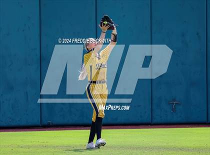 Thumbnail 3 in Calallen vs. Liberty (UIL 4A Softball Final) photogallery.
