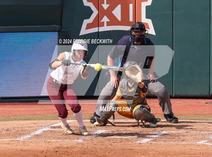 Thumbnail 2 in Calallen vs. Liberty (UIL 4A Softball Final) photogallery.