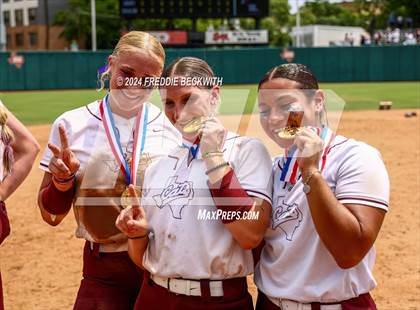 Thumbnail 2 in Calallen vs. Liberty (UIL 4A Softball Final) photogallery.