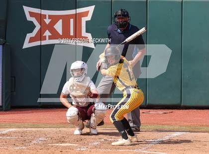 Thumbnail 3 in Calallen vs. Liberty (UIL 4A Softball Final) photogallery.