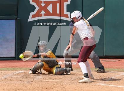 Thumbnail 3 in Calallen vs. Liberty (UIL 4A Softball Final) photogallery.