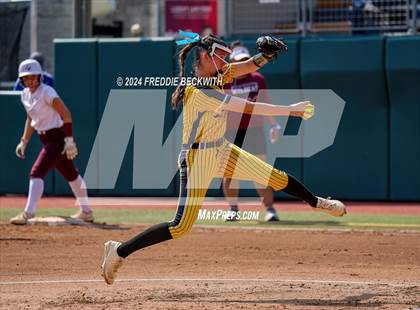 Thumbnail 3 in Calallen vs. Liberty (UIL 4A Softball Final) photogallery.