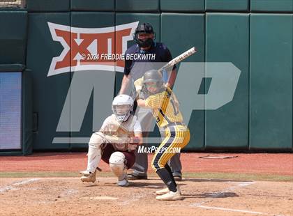 Thumbnail 3 in Calallen vs. Liberty (UIL 4A Softball Final) photogallery.
