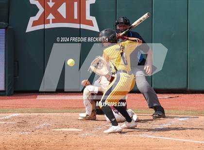 Thumbnail 1 in Calallen vs. Liberty (UIL 4A Softball Final) photogallery.