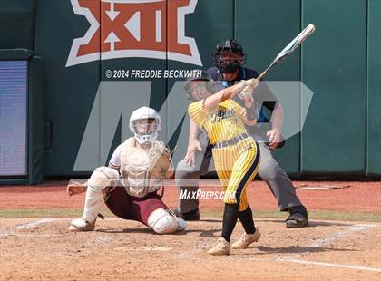 Thumbnail 2 in Calallen vs. Liberty (UIL 4A Softball Final) photogallery.