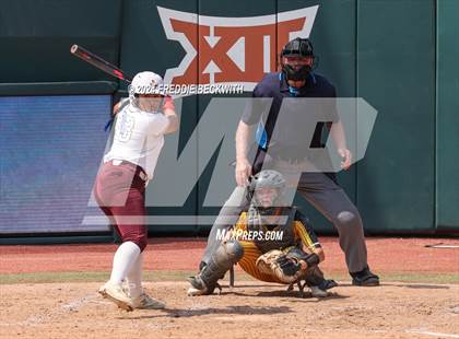 Thumbnail 3 in Calallen vs. Liberty (UIL 4A Softball Final) photogallery.