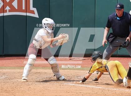 Thumbnail 1 in Calallen vs. Liberty (UIL 4A Softball Final) photogallery.