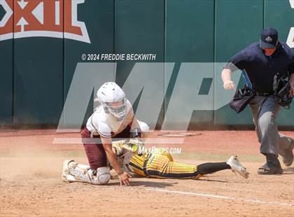 Thumbnail 3 in Calallen vs. Liberty (UIL 4A Softball Final) photogallery.