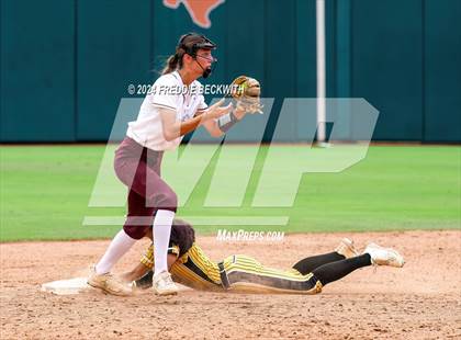Thumbnail 3 in Calallen vs. Liberty (UIL 4A Softball Final) photogallery.