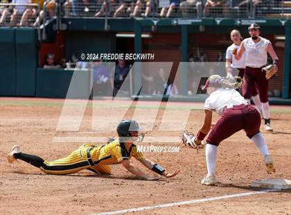 Thumbnail 2 in Calallen vs. Liberty (UIL 4A Softball Final) photogallery.