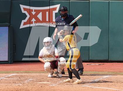Thumbnail 3 in Calallen vs. Liberty (UIL 4A Softball Final) photogallery.