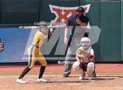 Thumbnail 2 in Calallen vs. Liberty (UIL 4A Softball Final) photogallery.